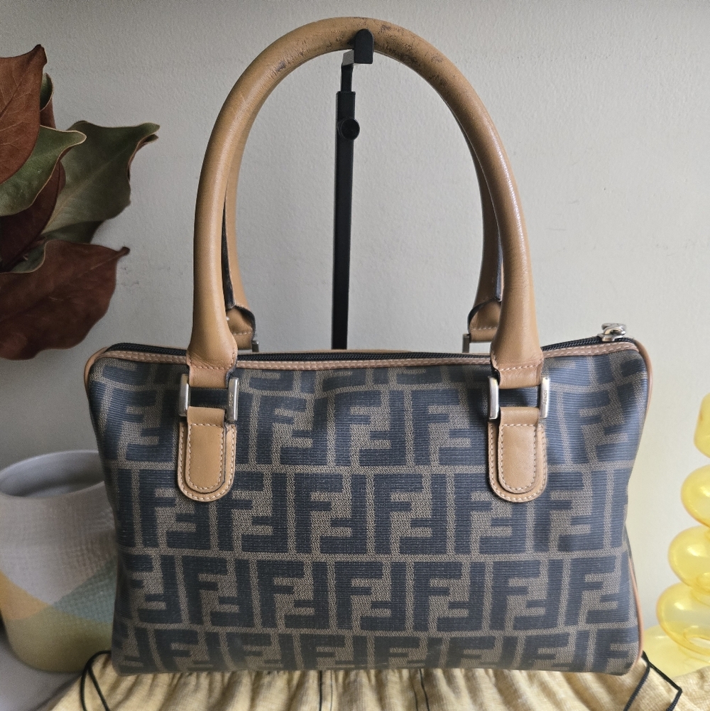 ⛔️SOLD⛔️Vintage Fendi Zucca Brown Monogram Canvas Top Handle Boston Bag - Picture 2 of 16